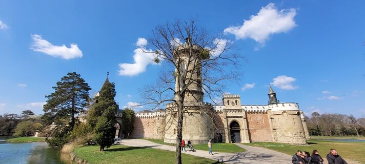 Fotografija s spletne strani Nicky na poti