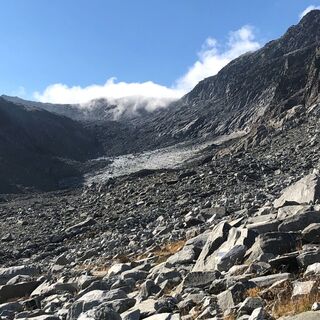 Blick in Richtung Fuorcla Sura da Lavaz, über den Glatscher da Lavaz. Die Schlüsselstelle der Tour.