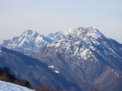 Zdjęcie z Stefano Manzoni wzdłuż trasy