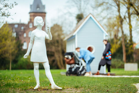Kunstwerk ,,Yes There No Where'' im Marienburgpark