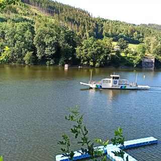 Mühlenfähre auf dem Hohenwartestausee