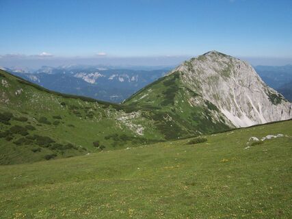 der Wanderweg liegt direkt am Sattel