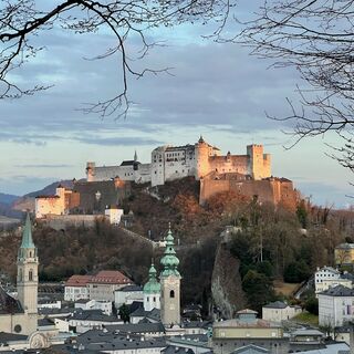 Festung Hohensalzburg im Sonnenuntergang