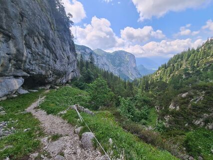 Fotografija s spletne strani uhu321 na poti