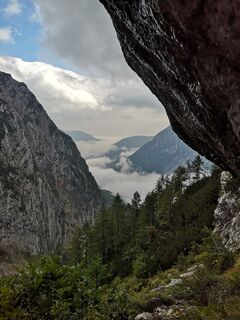 Rückblick vom Aufstiegsweg zum Skuta-Biwak
