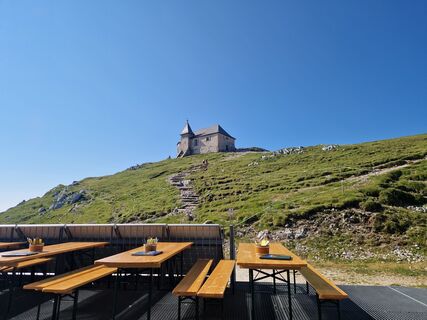 Fotografija s spletne strani Montfemme na poti