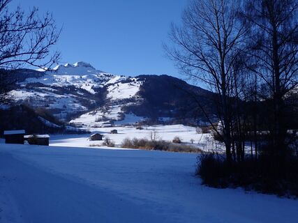 Die Sicht in die Bergwelt ist wunderschöne, hier der Piz Mundaun