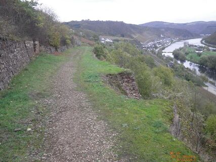 Panoramaweg in Richtung Hatzenport