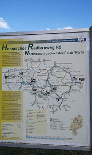 Hessischer Radfernweg R5 Eder-Fulda-Werra Infotafel mit Streckenplan