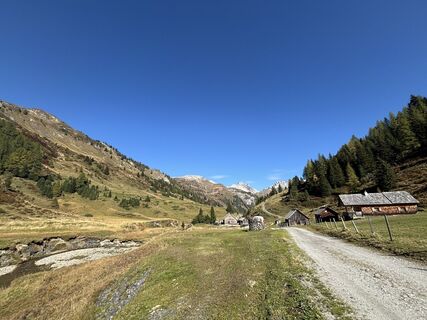 Foto von Chourmentis entlang der Tour