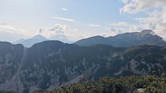Fotografija s spletne strani Franca Škarja na poti