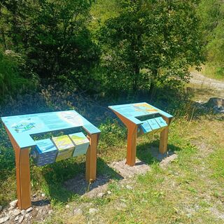 Pfad am Wasserlauf Saint Dalmas le Selvage