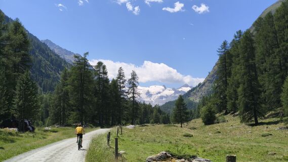 Foto von Niccolò Ratti entlang der Tour