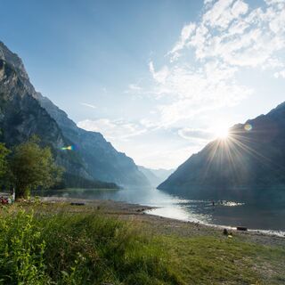Klöntalersee mit unverbauten Ufern