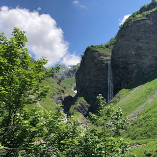 Imposante Wasserfallarena Batöni