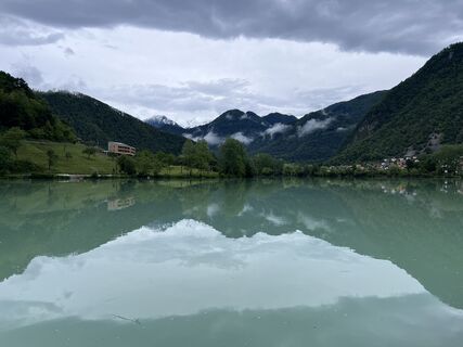 Fotografija s spletne strani tanja na poti