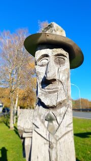 Kunst am Wegesrand - die Kantenköppe in Meschede-Wehrstapel