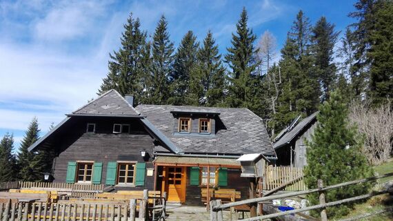 Kaltwiesen Hütte_von außen_Oststeiermark