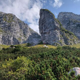 Die Schutzhütte Costantini unter dem Gipfel des Mulaz