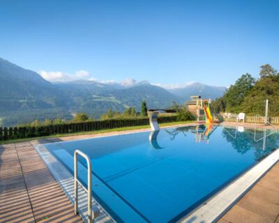 nawu apartments &amp; Restaurant