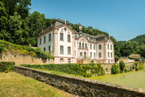 Schloss Weilerbach am Sauer-Radweg