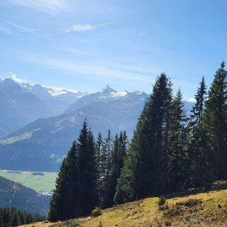 Panoramablick von der Pinzgauer Hütte auf Kitzsteinhorn und Großglockner