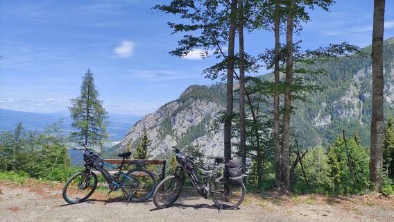 Foto von Miklós Kovács 1 entlang der Tour