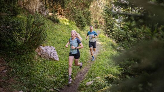 Trailrunning in der Region Seefeld - Trail durch den Wald.jpg
