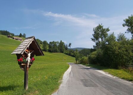 Wegkreuz in St. Kathrein/H., Joglland-Waldheimat in der Oststeiermark