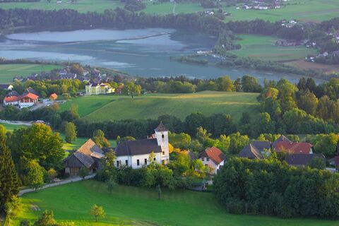 Blick auf die Kirche Rupertiberg
