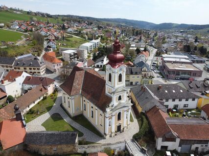 Luftaufnahme von der Wallfahrtskirche Maria Hasel in der Gemeinde Pinggau in der Oststeiermark