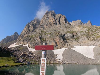 Fotografija s spletne strani Hugues na poti