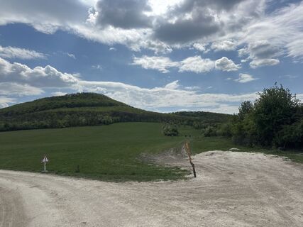 Fotografija s spletne strani Hubner Attila na poti