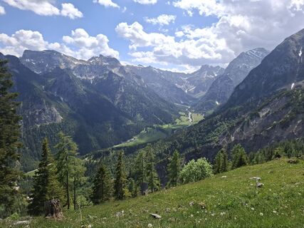 Fotografija s spletne strani Arei01 na poti