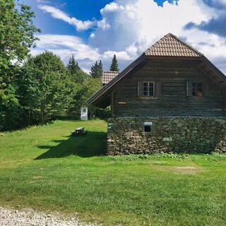 Herrnalmhütte seitlich_Fischbach_Oststeiermark