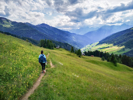 Naviser Almenrunde