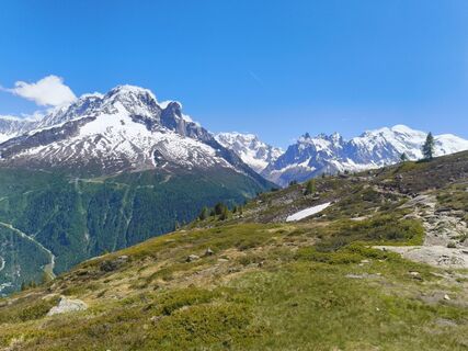 Fotografija s spletne strani Josef 76 na poti