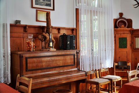 Gaststube vom Hotel Kurhaus Sennis