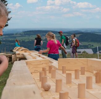 Ein Spaß für die ganze Familie: Kugelbahnen am Imberg