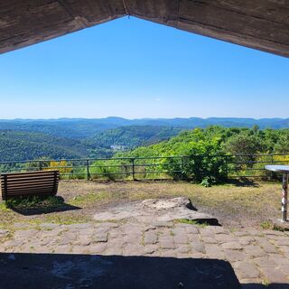 Blick aus der Schutzhütte auf dem Rotenstein