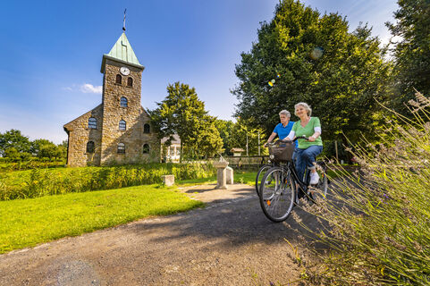 Burgpark Venhaus in Spelle - Radfahren im Emsland ©Emsland Tourismus GmbH (1)