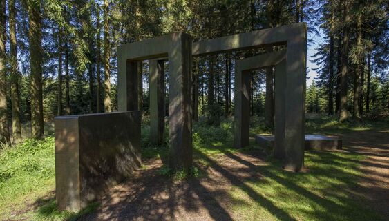 Skulptur "Kein leichtes Spiel" von Angar Nierhoff