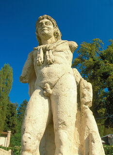 Herkules Statue