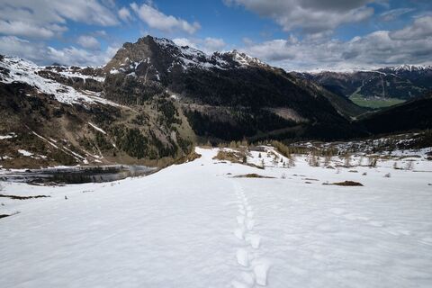 Abstieg vom Joch