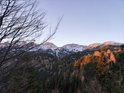 Fotografija s spletne strani Matej Mezek na poti