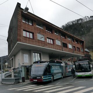 Der Startpunkt in Obergnigl wird von den Bussen des innerstädtischen Linienverkehrs häufig angefahren.