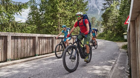 Mit dem Bike unterwegs ins Gaistal