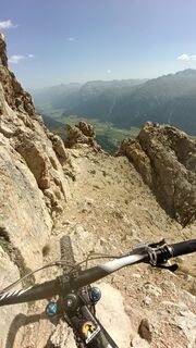 Fotografija s spletne strani Niccolò Ratti na poti
