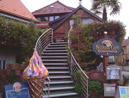 Eingang zum Schloss Cafe