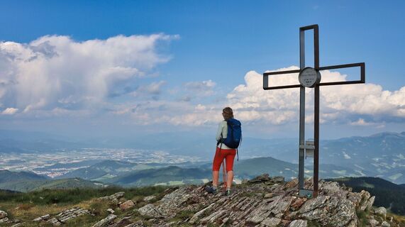 Wir genießen die Aussicht am Gipfel